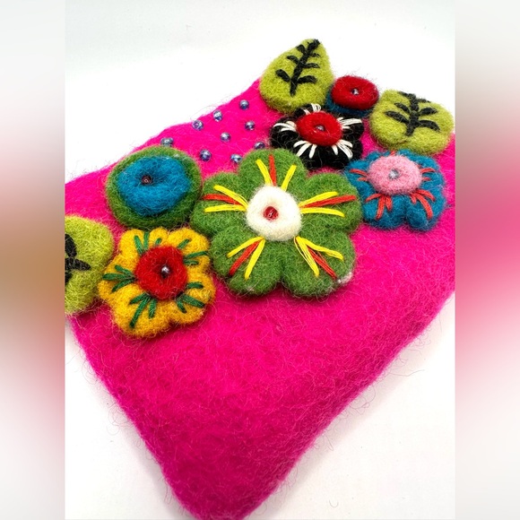 NWOT Pink Floral Felted Wool Zippered Coin Pouch- Fair Trade from Nepal - Picture 11 of 11